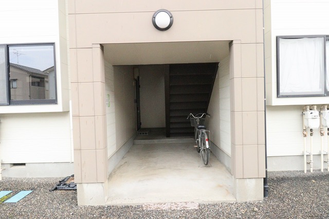 ファミリーハイツB 101 玄関