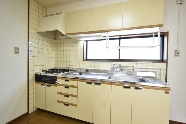 クリスタル女池　A 202 キッチン