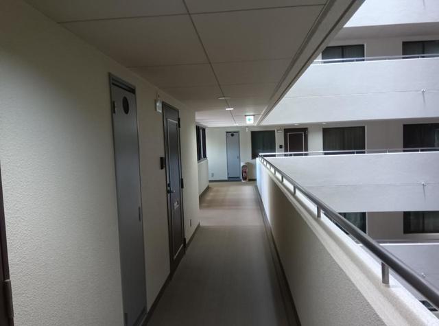 リバーヴュー長岡 306 玄関