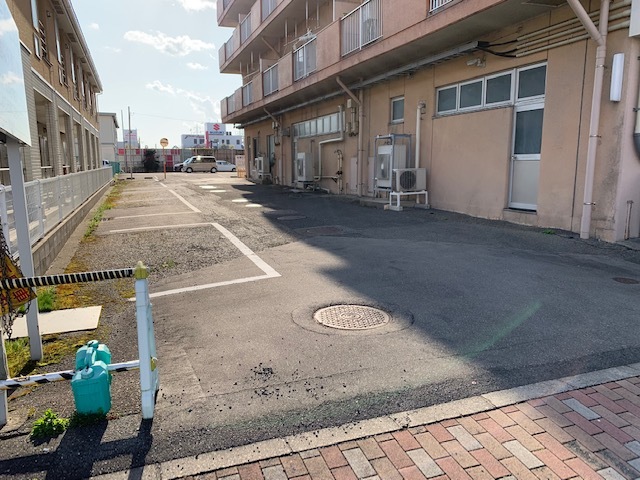 松尾ビル 208 駐車場