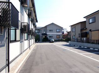 レオパレス白新 105 駐車場