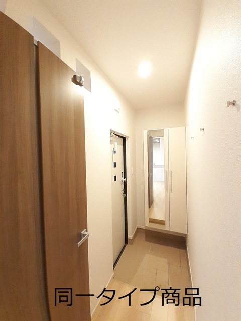 ルミナ 101 玄関
