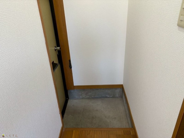 アザレアハイム 1 玄関