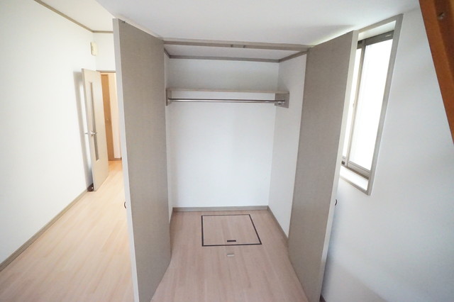 アローンハイツⅡ 205 収納