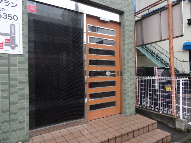 ライフコア駅南 903 玄関