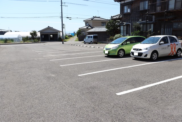 ショコア小新 201 駐車場