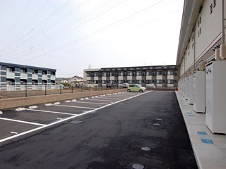 レオネクストＫＵＲＩＣＯ 207 駐車場