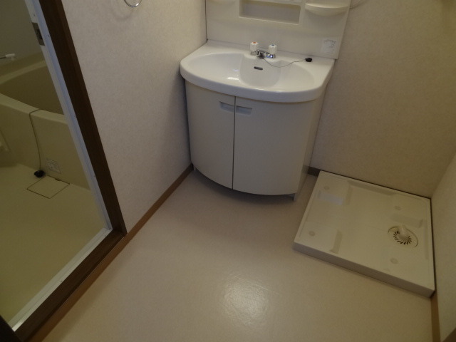 リアライズ西湊町通 703 洗面所