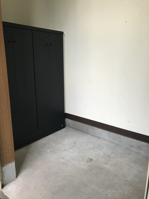 レジデンス峰 105 玄関