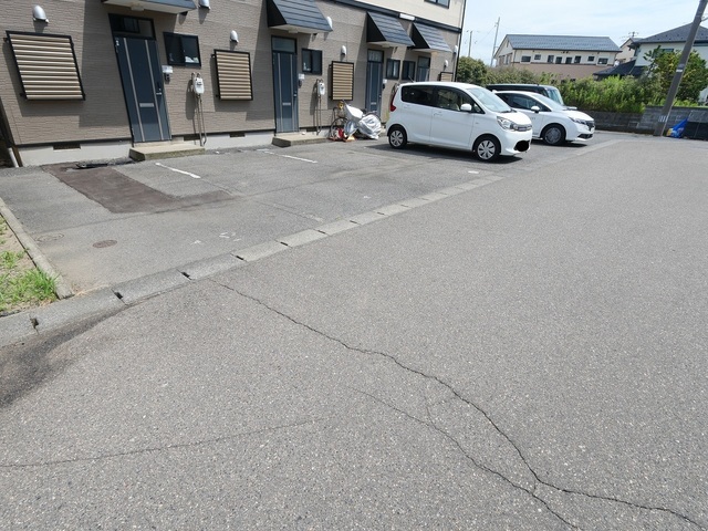 ベル・パエーゼ H 駐車場