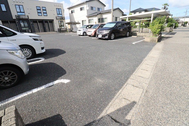 コルソⅡ 103 駐車場