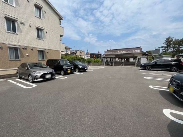 メゾン・ド・レーヴ 302 駐車場