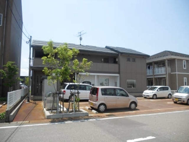 ノエル 101 駐車場