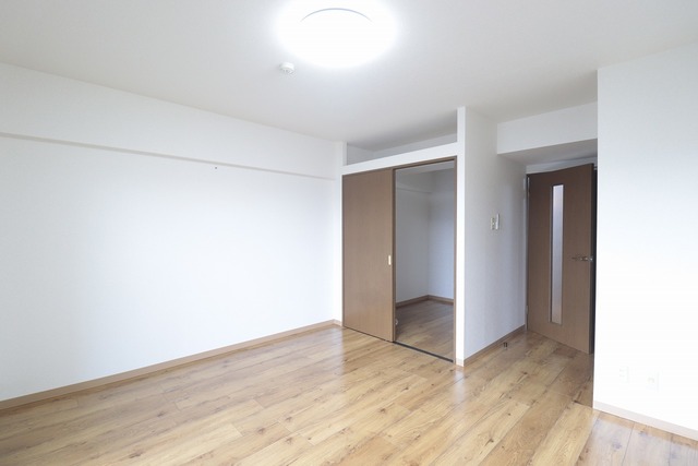 リアライズ西湊町通 304 リビング