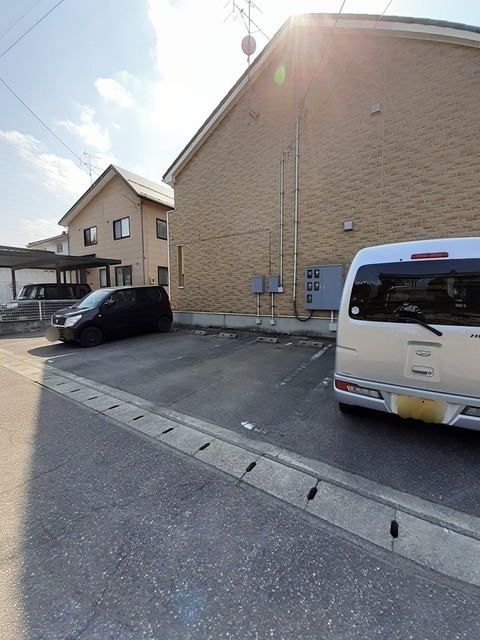 メゾン　グレイス 202 駐車場