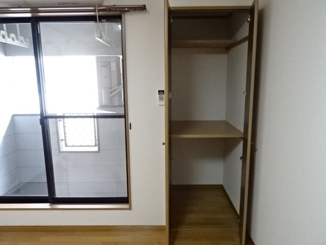 セジュール鐙 205 収納