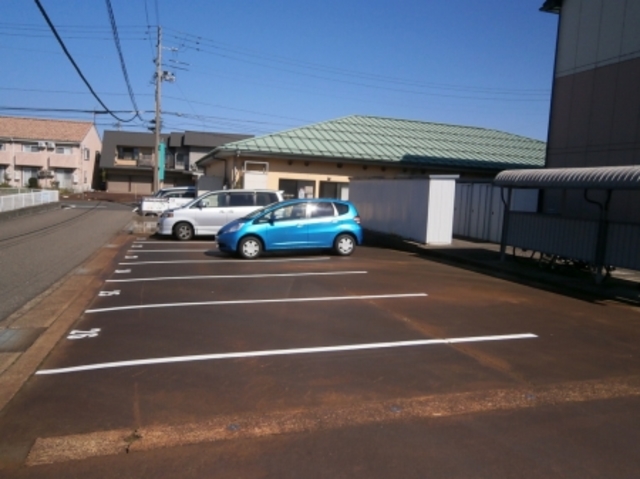 ロイヤルフローリッシュ 302 駐車場