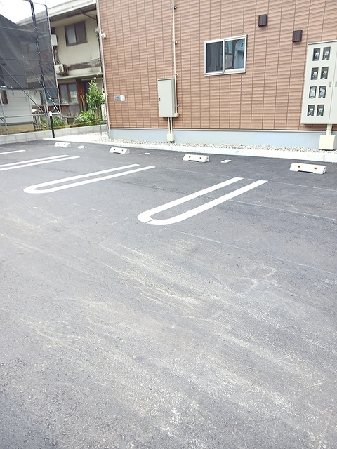 グランフィールズ　花園 104 駐車場