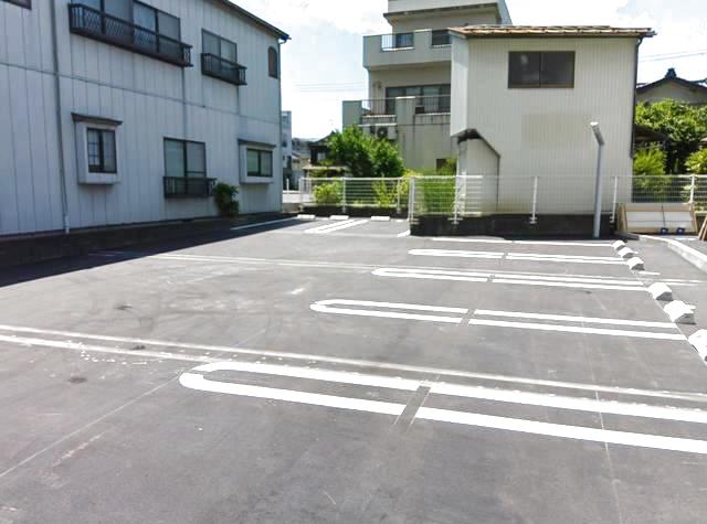 プレミアステイツY 103 駐車場