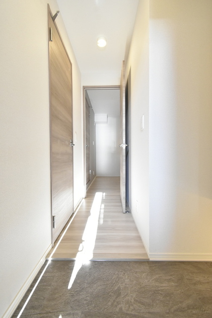 Ｄ‐ＲＯＯＭ女池上山Ⅰ 202 玄関