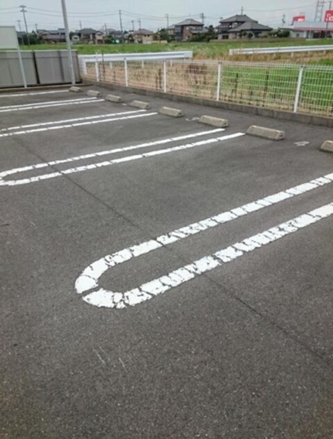リ・アンⅢ 202 駐車場