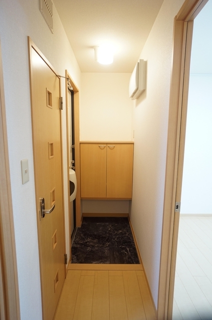 インペリアルコート　B 202 玄関