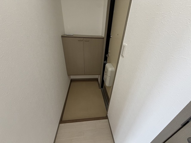 ハイカムール青山 203 玄関