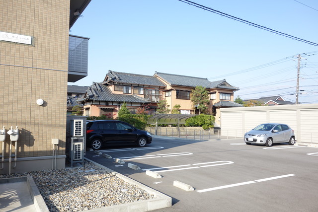 ライトベル 203 駐車場