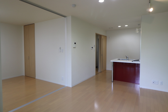 シャーメゾン川端町 105 リビング