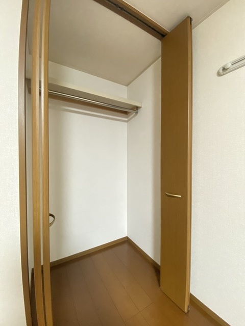 リビングカメリア　Ｂ 103 収納