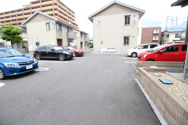 DEARROOMサチ 207 駐車場