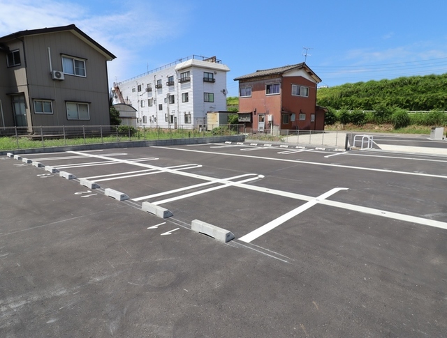 ｖｉｌｌａｇｅ ｆｌｅｕｒｉ 202 駐車場