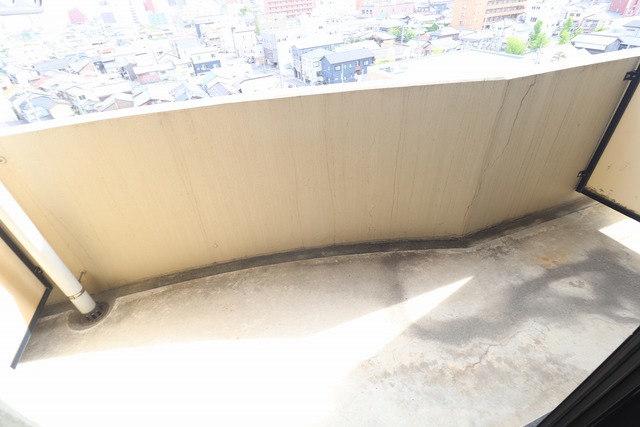リアライズ西湊町通 807 バルコニー