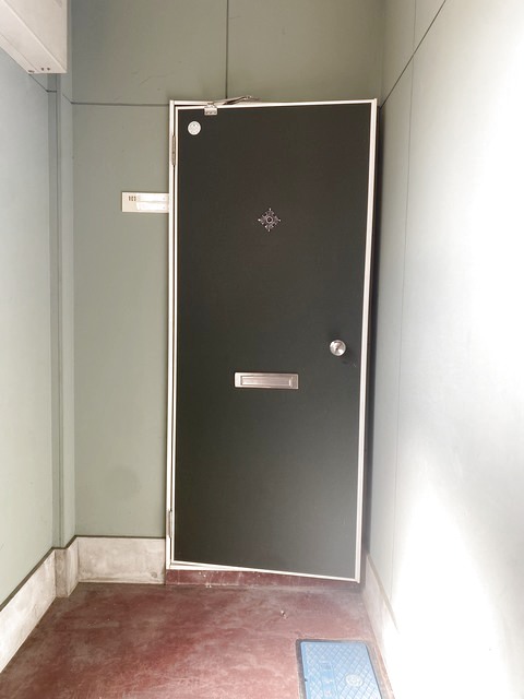 ミドルロード 101 玄関