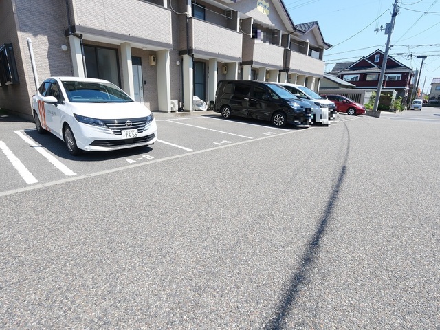 メゾン・フルール A-3 駐車場