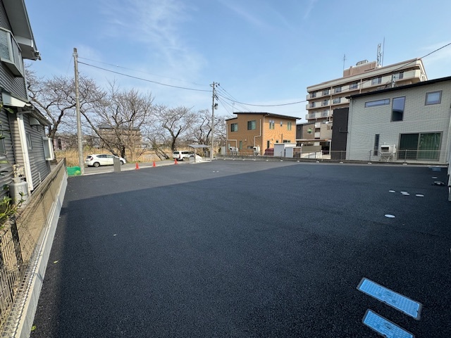Common高志レイクサイド 105 駐車場