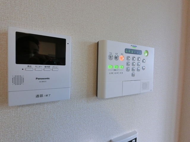 こもれび　参番館 201 セキュリティ
