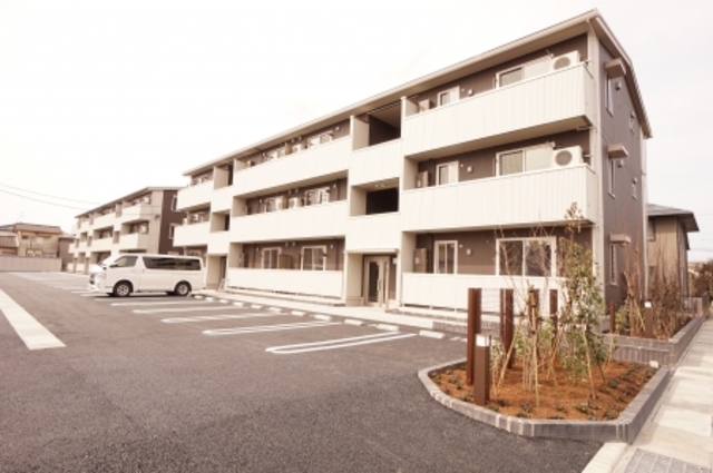 ロイヤルガーデンコート新和　B 205 外観