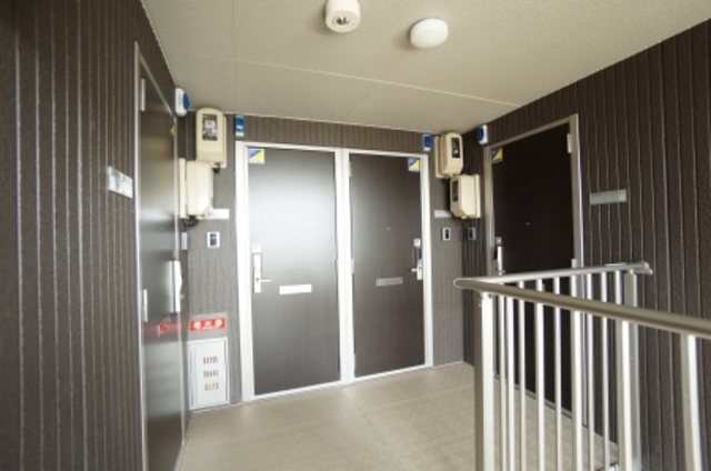 プランドール燕三条 105 玄関