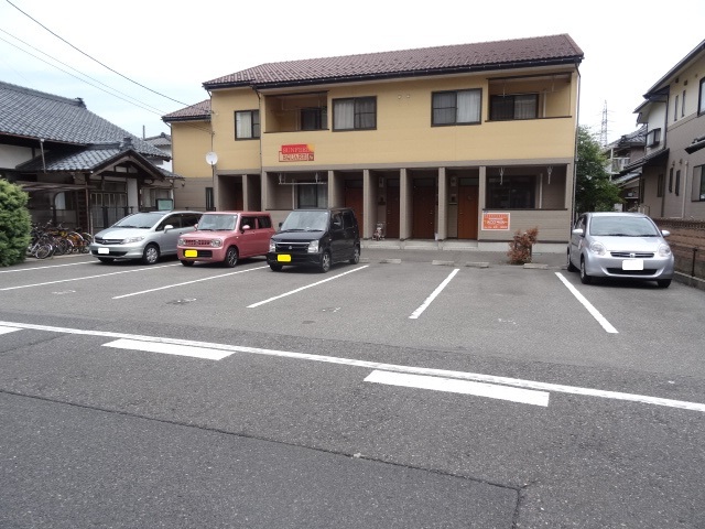 サンフィールスクウェア 102 駐車場