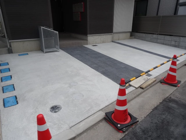 Court Neo II 101 駐車場