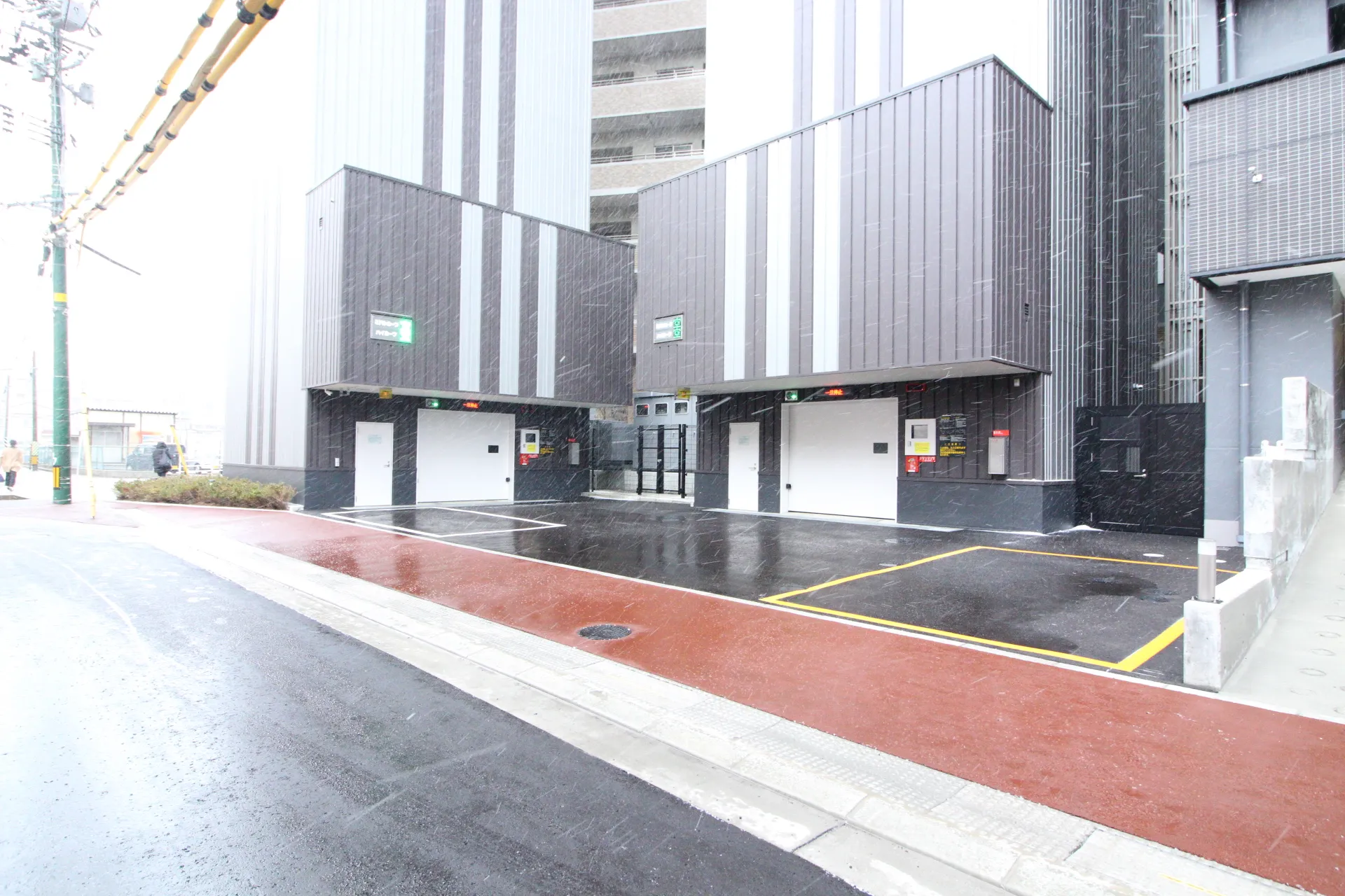 ザ・プレミア〈新潟駅万代〉 202 駐車場