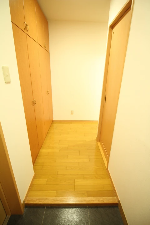 ホーリー弁天橋 105 玄関