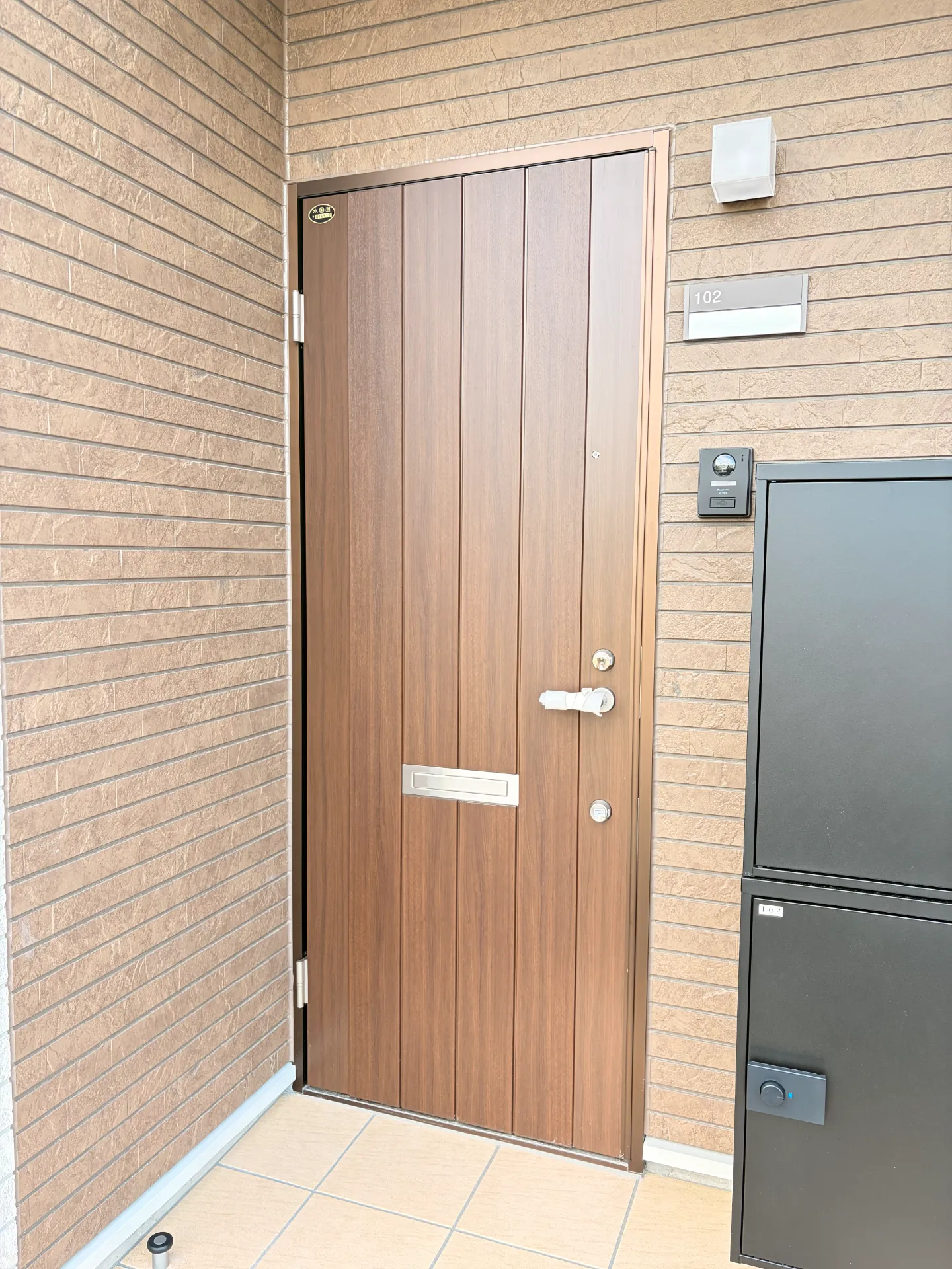 モントまるやまA 102 玄関