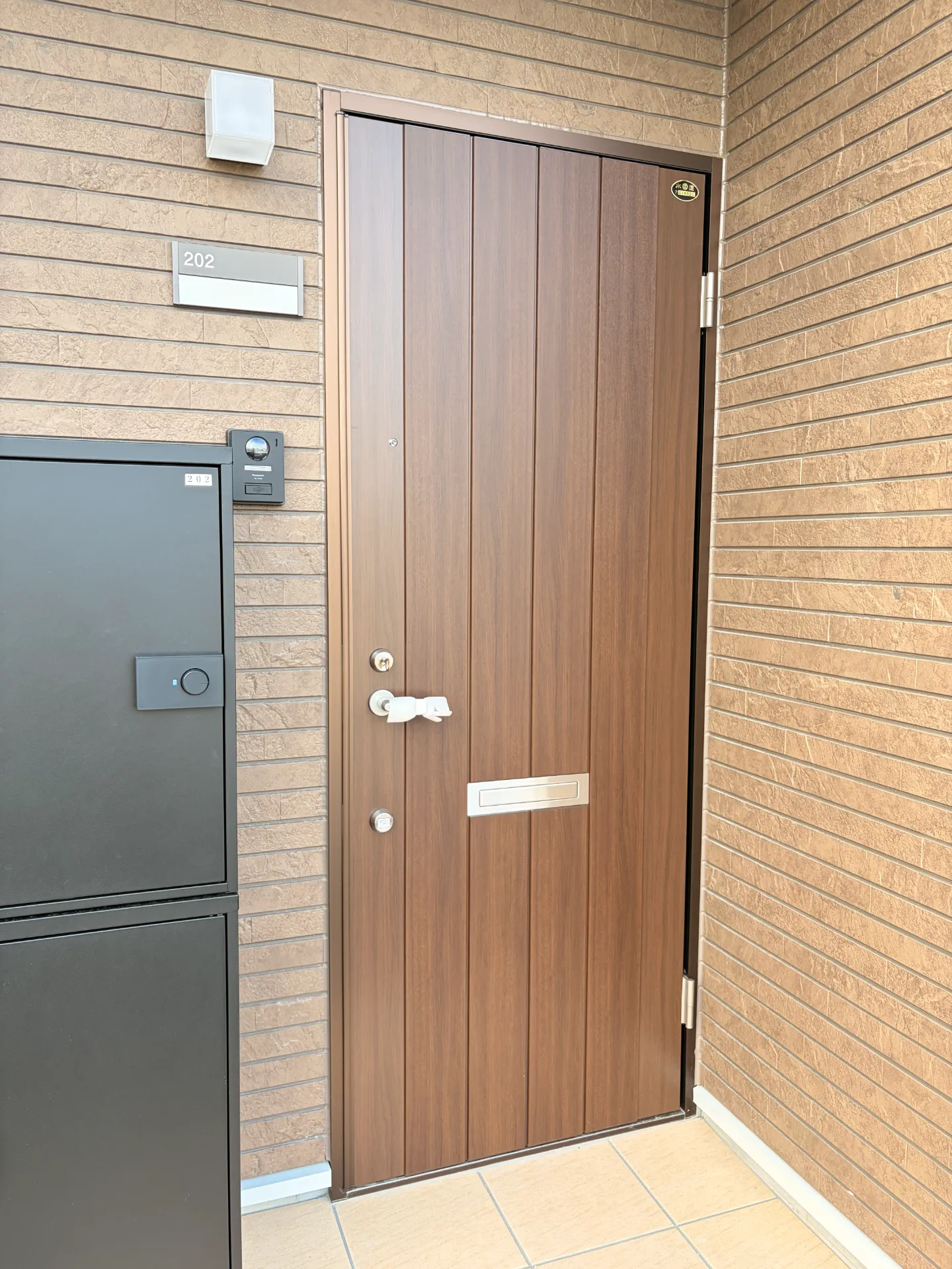 モントまるやまA 202 玄関
