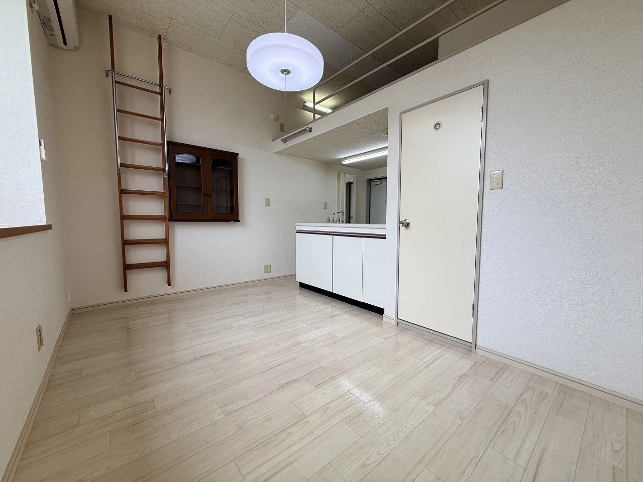 MANSEKI 1 102 リビング