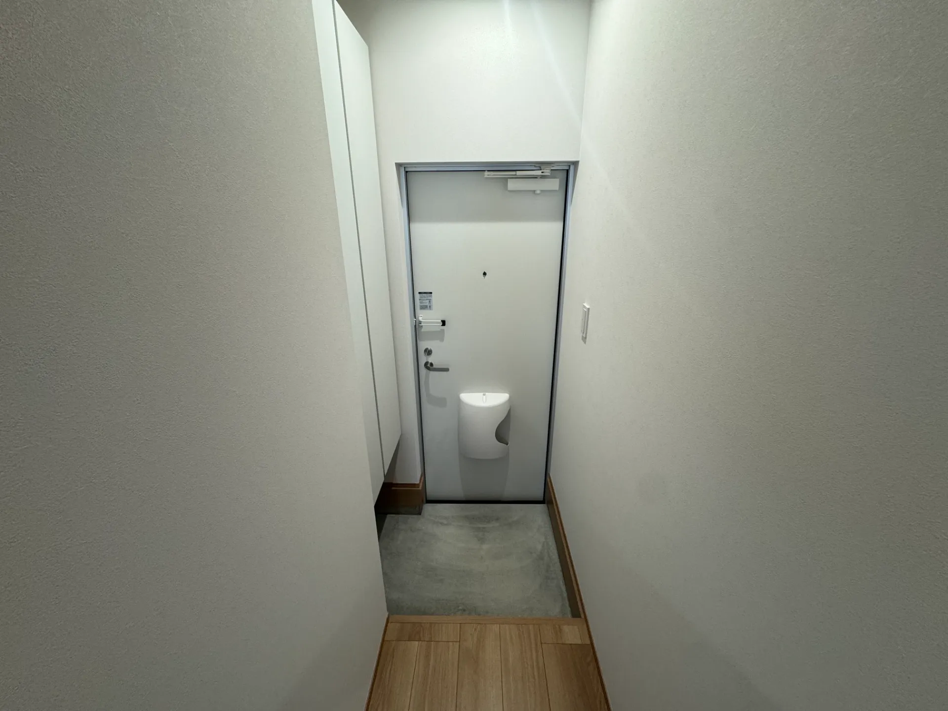 リビンド扇町　Ⅰ棟 101 玄関