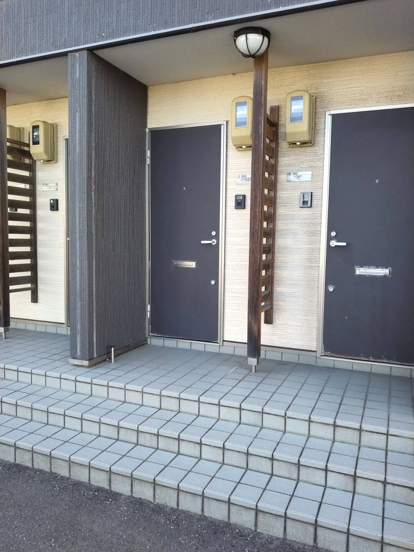グレースコート C 202 玄関