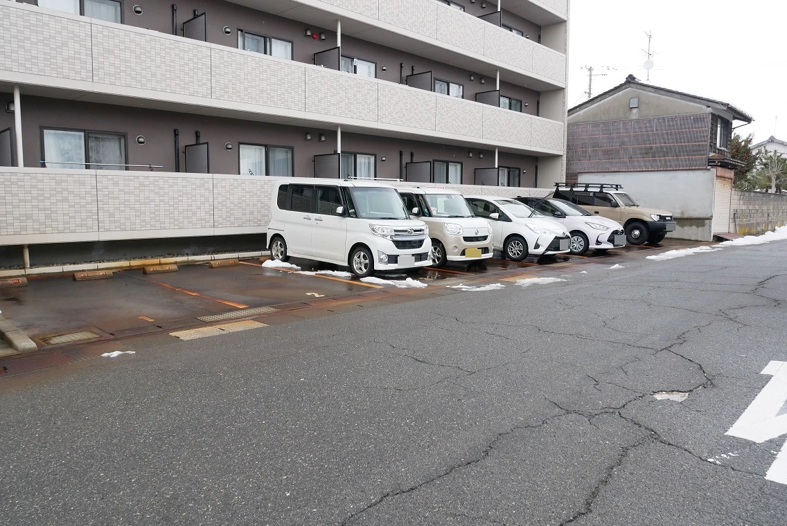 ハイブリッジ 504 駐車場