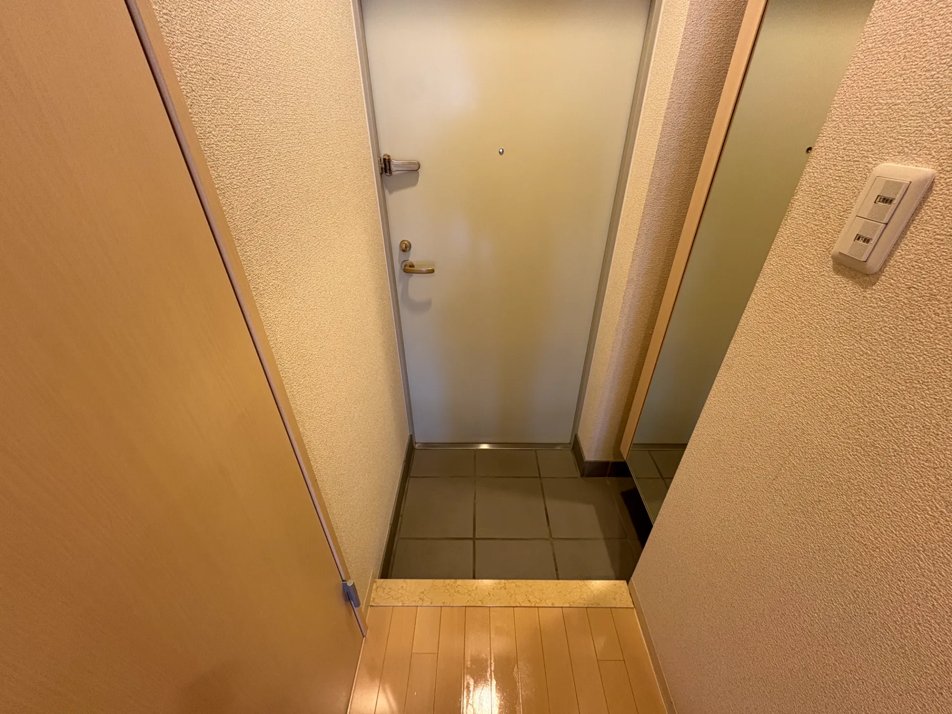 ラ シャンブル ジュエ 303 玄関